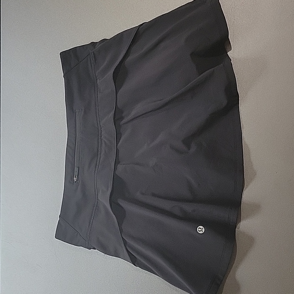 SOLD  Lululemon Play Off The Pleats tennis golf  skirt  skort sz 6 pickle black - Picture 8 of 8